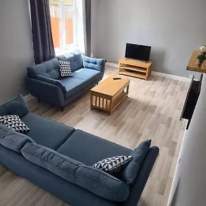 Well Presented 3 Bed House- 9 Guests - Great For Leisure Or Contractors -ng8 Postcode Nottingham